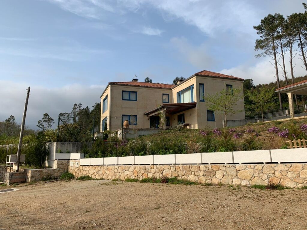 22 Construcción Viv. unif. en Redonda